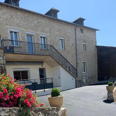 Gite 4 Etoiles - La Maison De Paul Coussergues Bagian luar foto