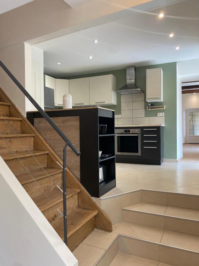 Gite 4 Etoiles - La Maison De Paul Coussergues Bagian luar foto