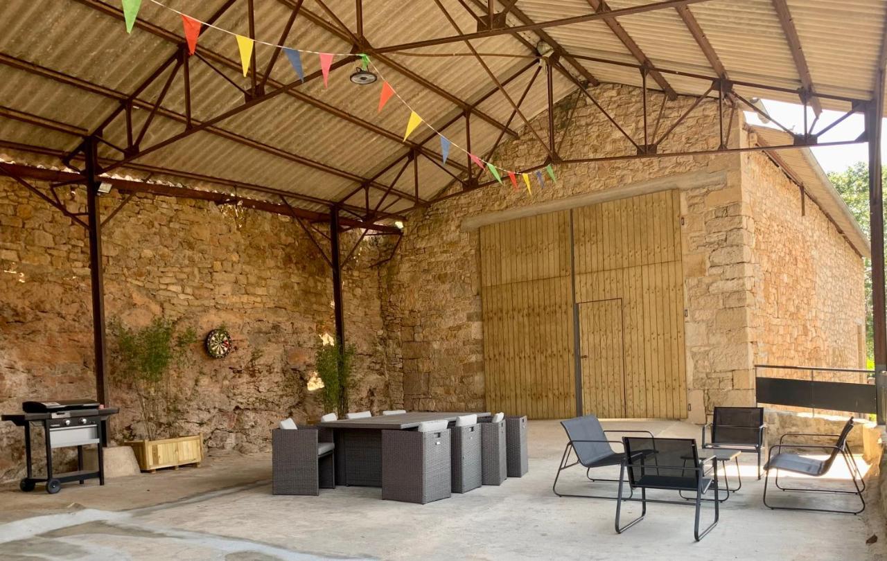 Gite 4 Etoiles - La Maison De Paul Coussergues Bagian luar foto